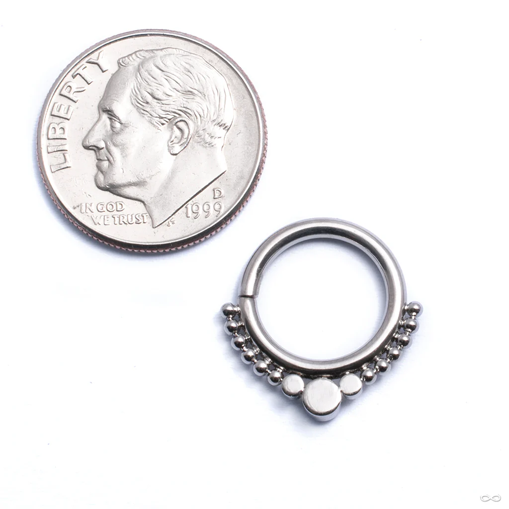 Beaded Seam Ring with 3 Stone Cluster from LeRoi - Image 3