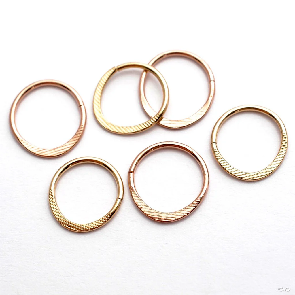 Cordelia Seam Ring in Gold from Scylla