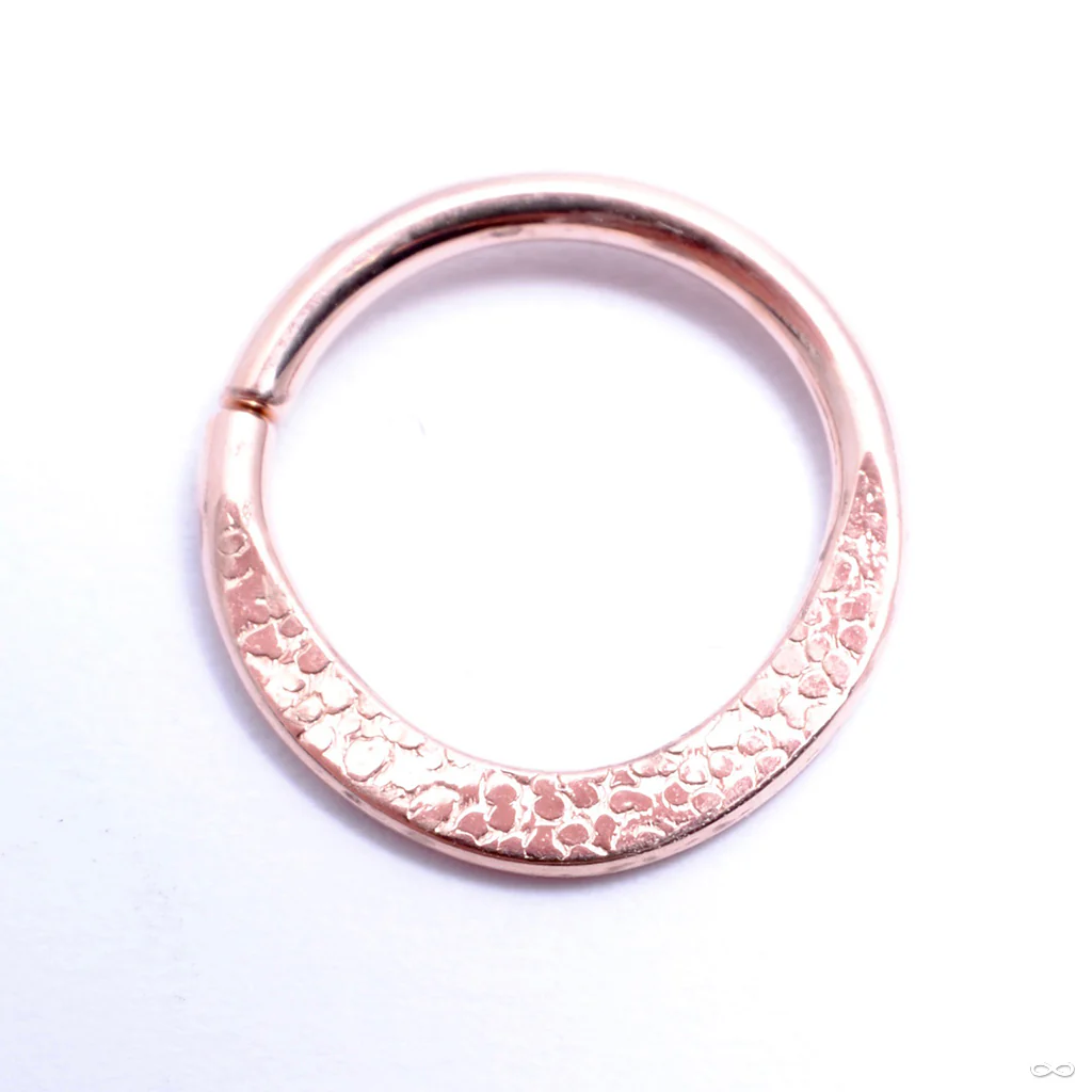 Cordelia Seam Ring in Gold from Scylla - Image 4