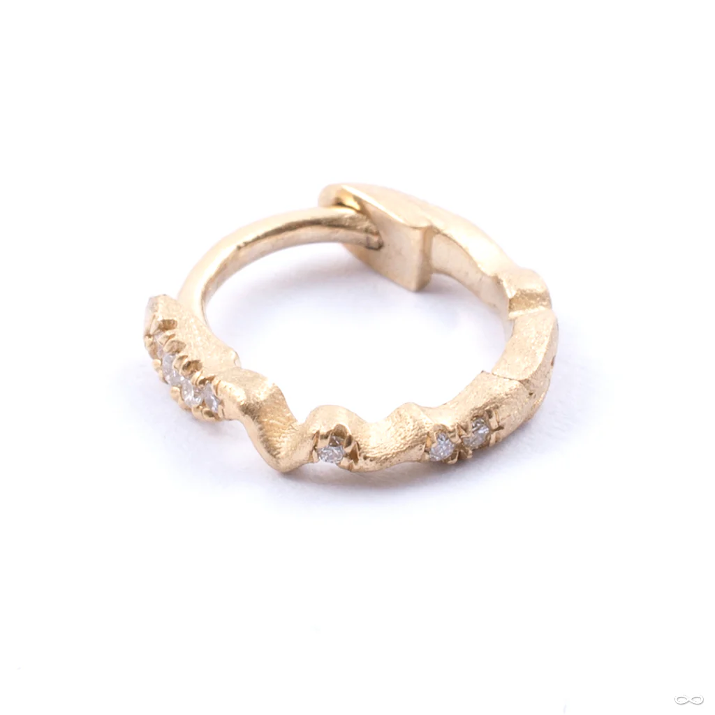 Either Way Outward-facing Clicker in Gold from Pupil Hall - Image 2
