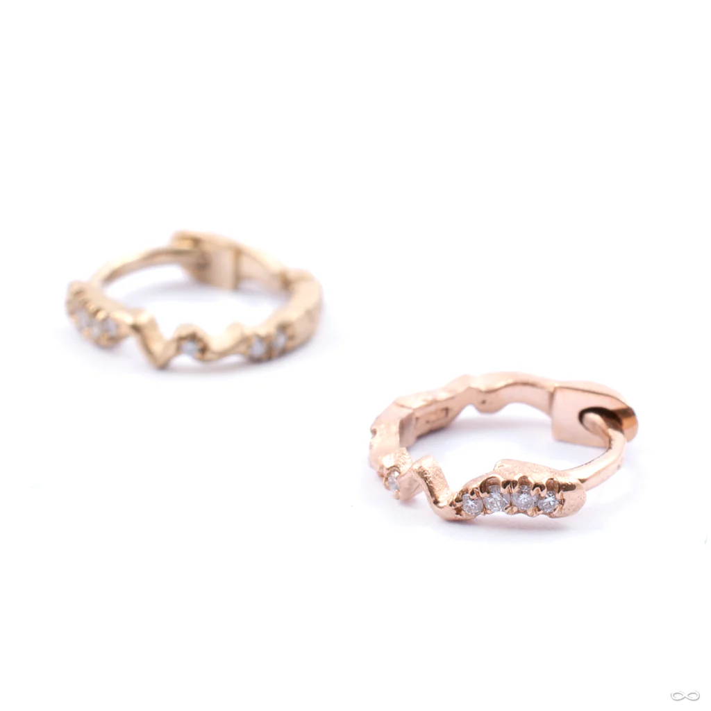 Either Way Outward-facing Clicker in Gold from Pupil Hall - Image 3