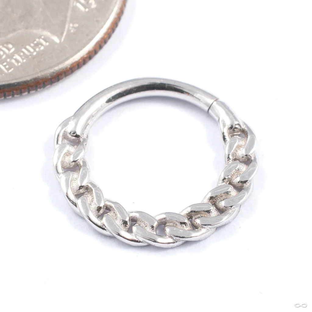 Flat Chain Seam Ring in Gold from Tawapa - Image 3