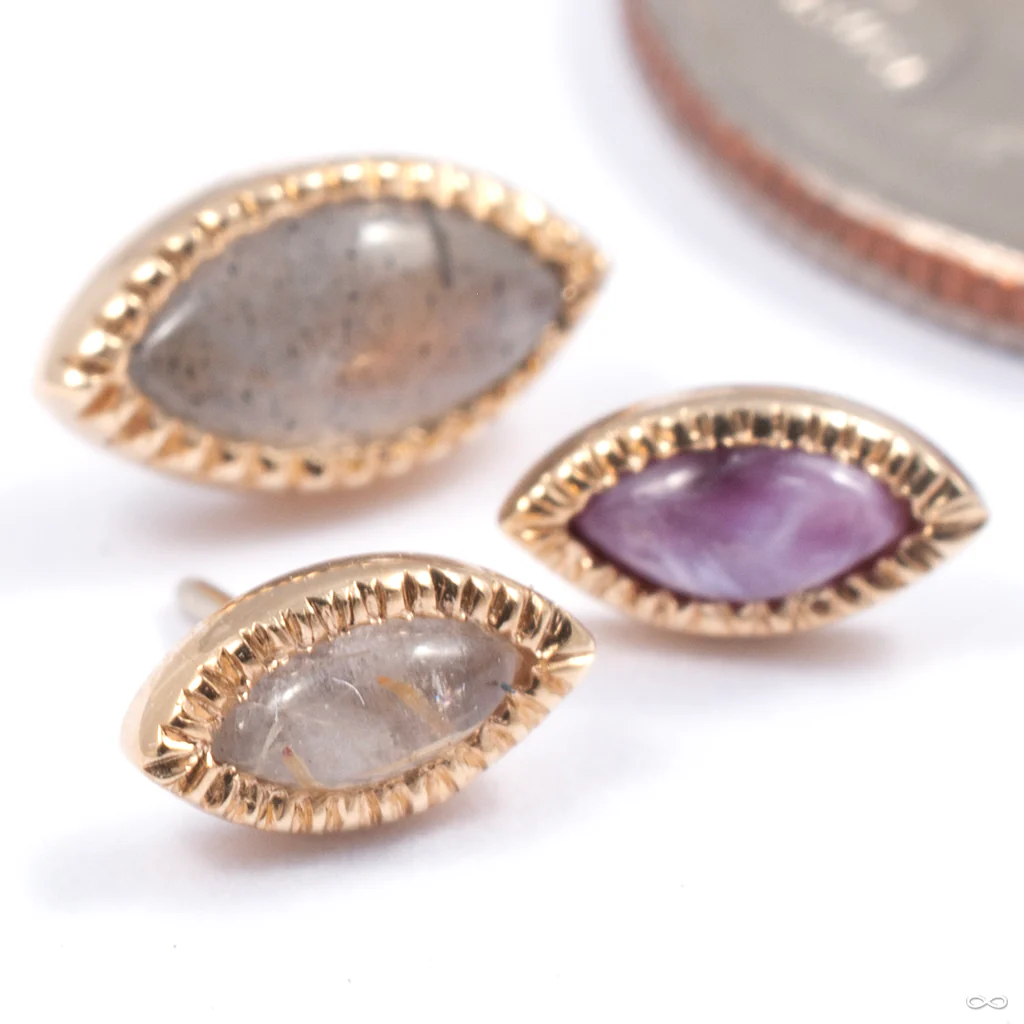Grizant Leaf Cabochon Press-fit End in Gold from Auris Jewellery