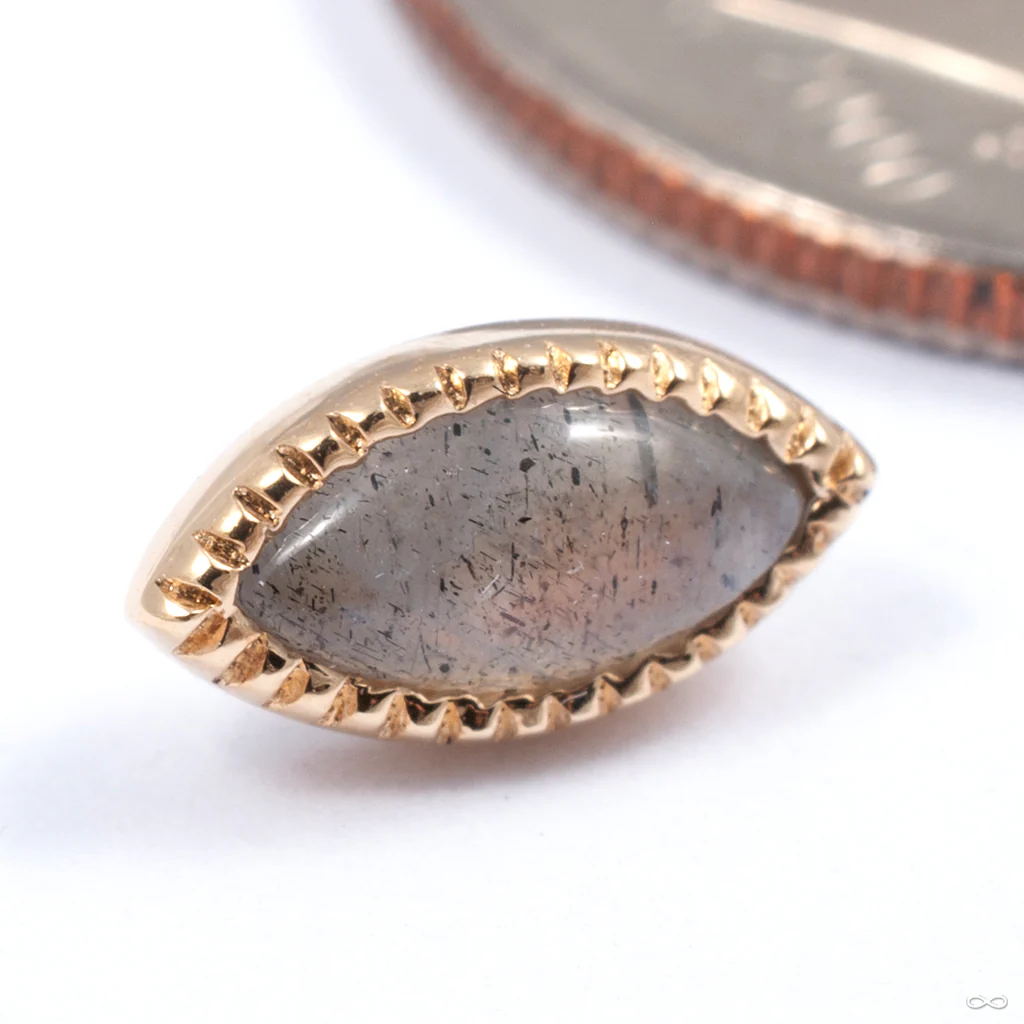 Grizant Leaf Cabochon Press-fit End in Gold from Auris Jewellery - Image 4