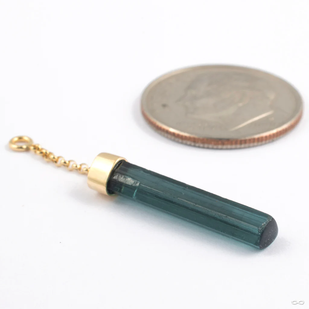 Kiss Me Charm in Gold from Quetzalli - Image 2