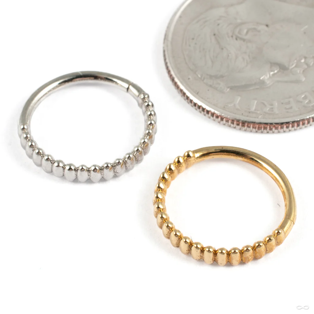 Linear Seam Ring in Gold from Tawapa