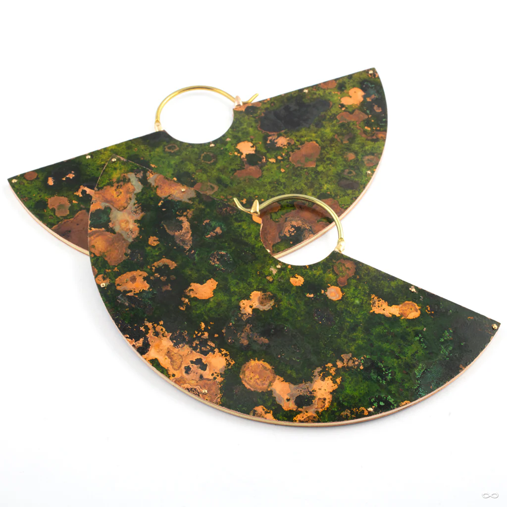 Medium Equinox with Moss Green Oxidized Face from Quetzalli