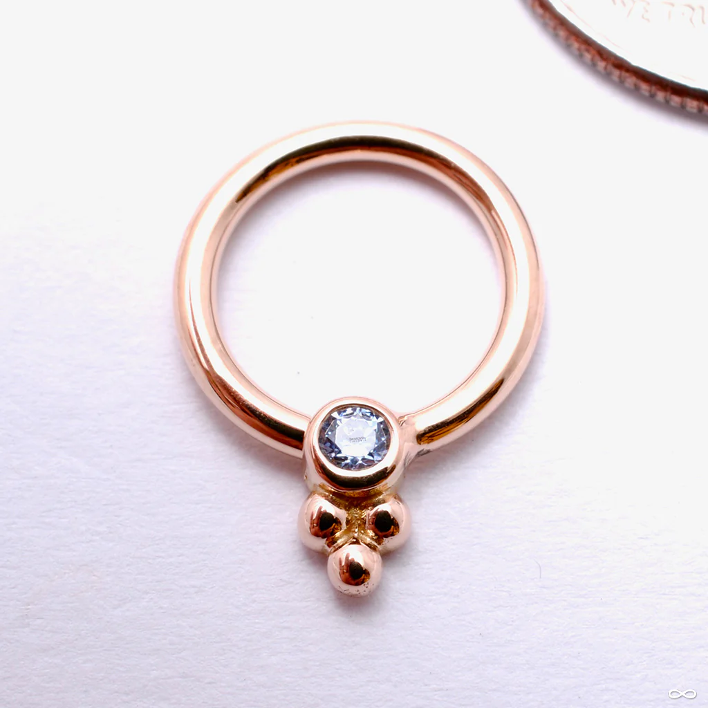 Sabrina with One Cluster Fixed Bead Ring in Gold from Anatometal - Image 4