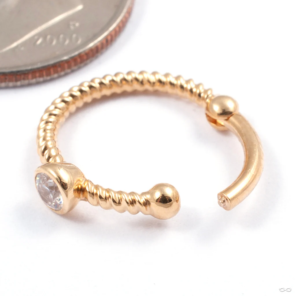 Vyunok Clicker in Gold from Auris Jewellery - Image 3